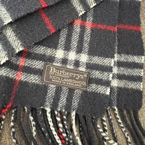 Burberry men Scarf Lambswool.  Free shipping!